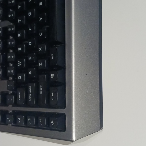 Alienware - AW568 Full-Size Gaming Keyboard - Picture 11 of 12